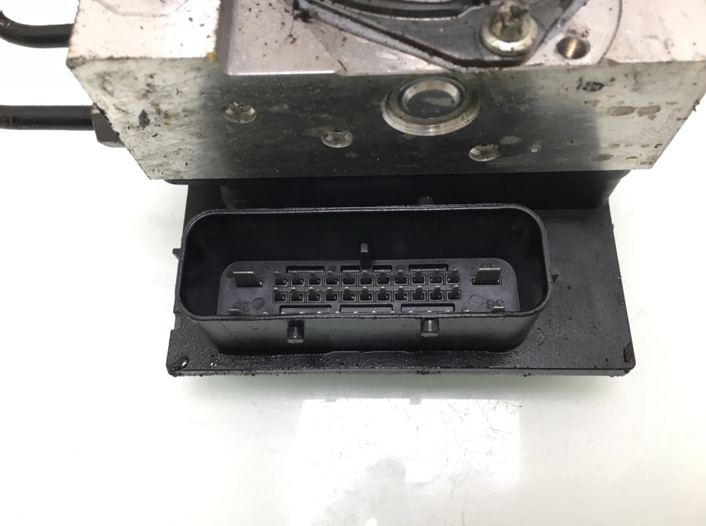 Блок ABS бу для BMW X3 E83 2.0 TD,  2006 г.