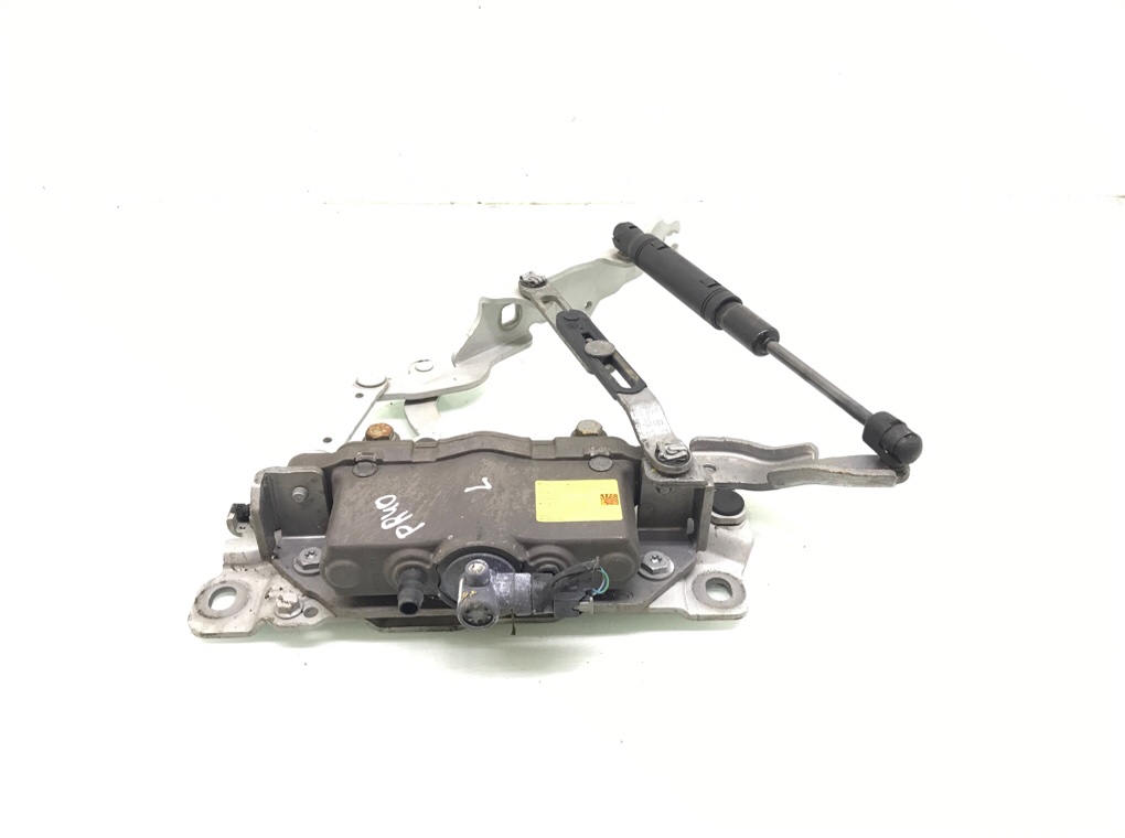 Петля капота левая бу для BMW 5 F10/F11/GT F07 2.0 TD,  2010 г.