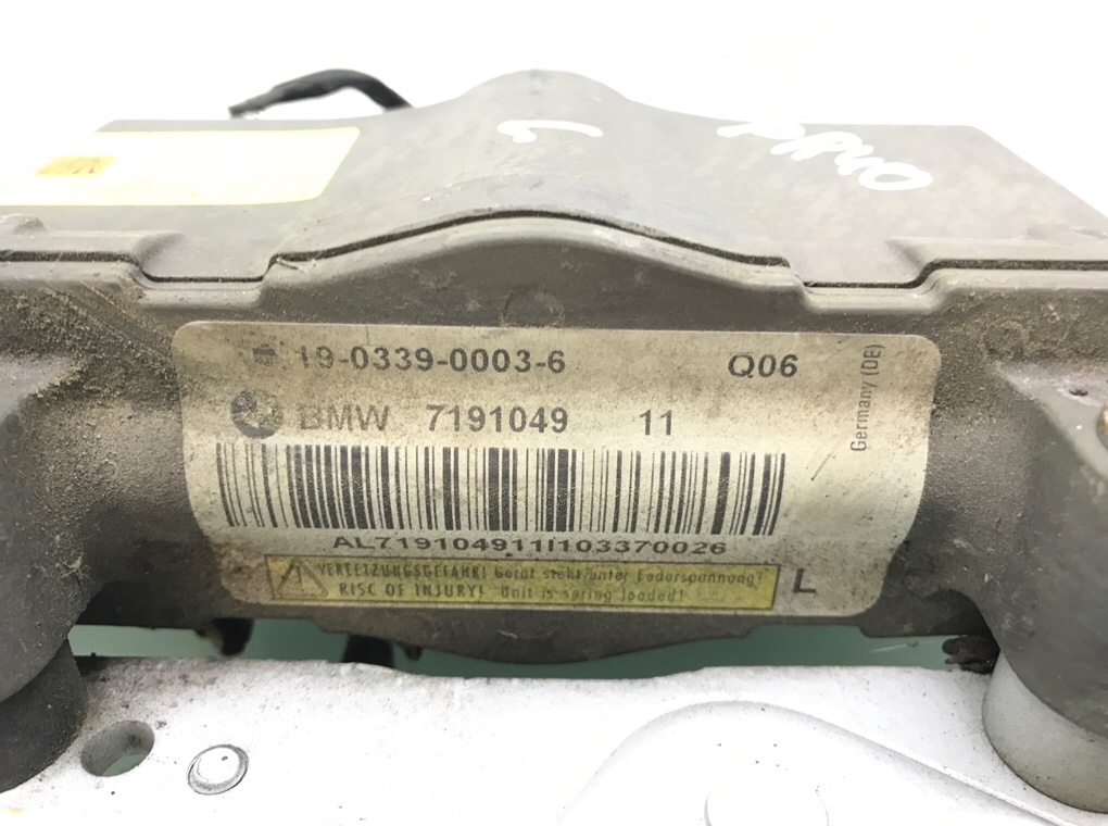 Петля капота левая бу для BMW 5 F10/F11/GT F07 2.0 TD,  2010 г.