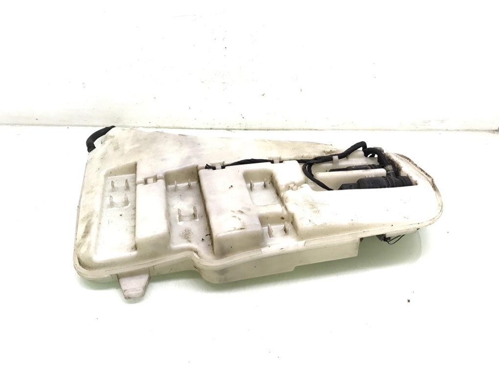 Бачок омывателя бу для BMW 5 F10/F11/GT F07 2.0 TD,  2010 г.