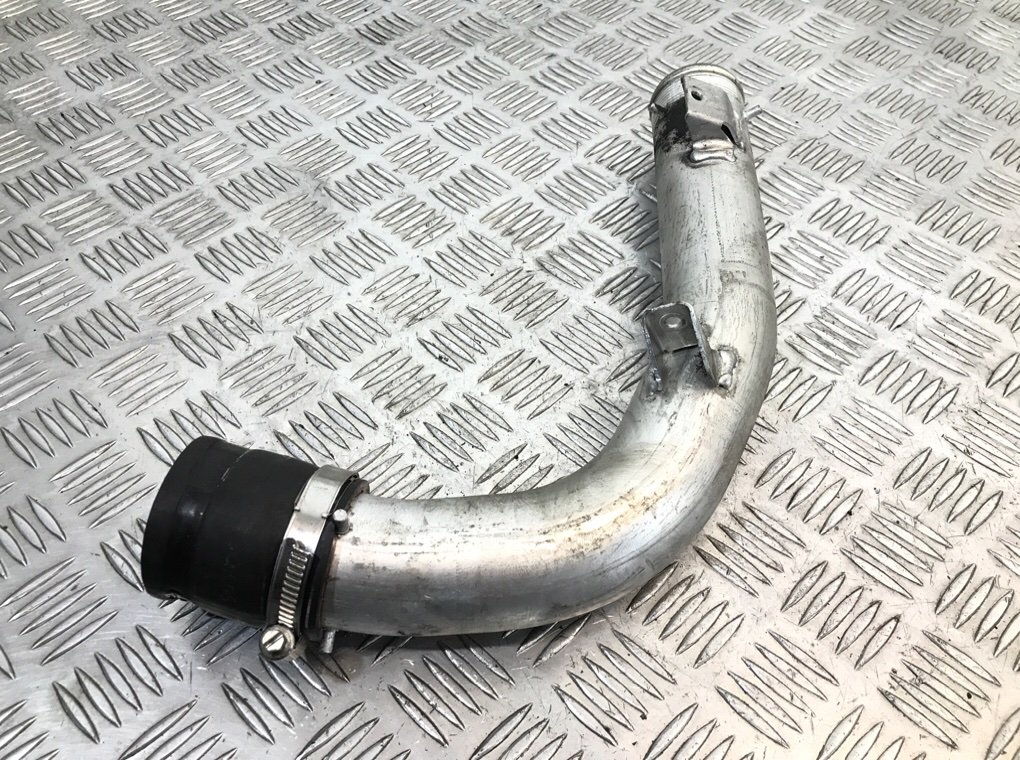 Патрубок интеркулера бу для Audi A6 C6 3.0 TDi,  2005 г.