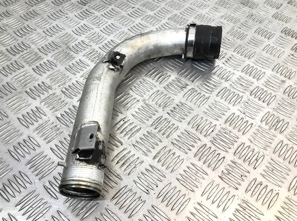 Патрубок интеркулера бу для Audi A6 C6 3.0 TDi,  2005 г.