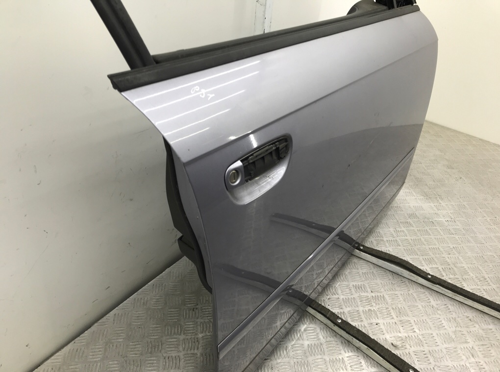 Дверь передняя правая бу для Audi A4 B7 1.9 TDi,  2005 г.