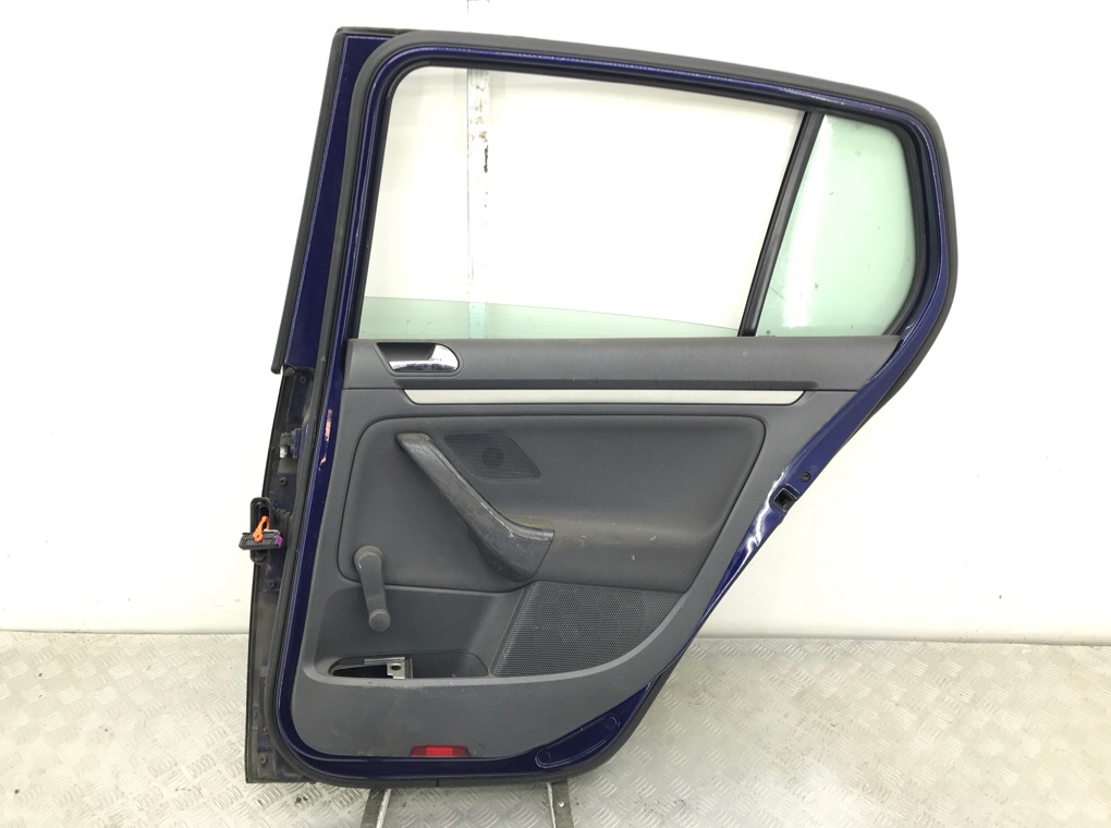 Дверь задняя правая бу для Volkswagen Golf 5 1.9 TDi,  2004 г.