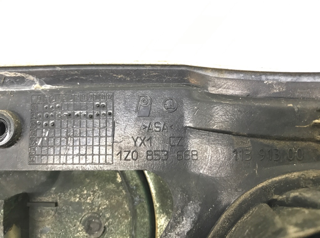 Решетка радиатора бу для Skoda Octavia A5 1.9 TDi, 2005 г. Решетка радиатора бу для Skoda Octavia A5 1.9 TDi, 2005 г.