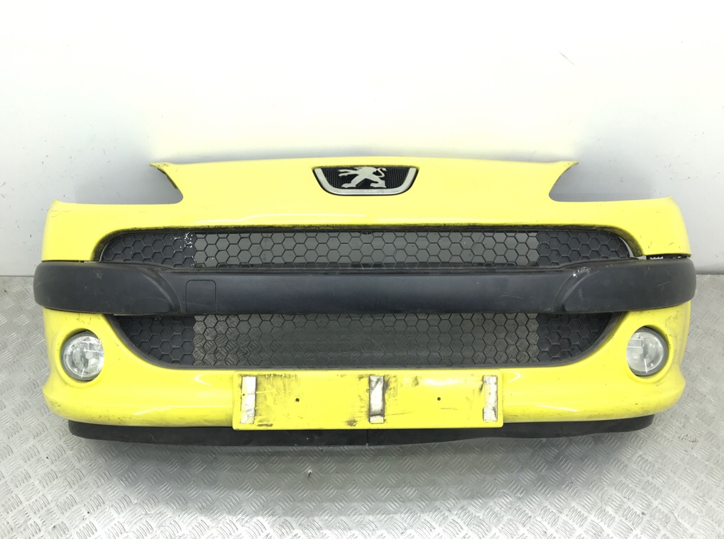 Бампер передний бу для Peugeot 1007 1.4 i, 2007 г.