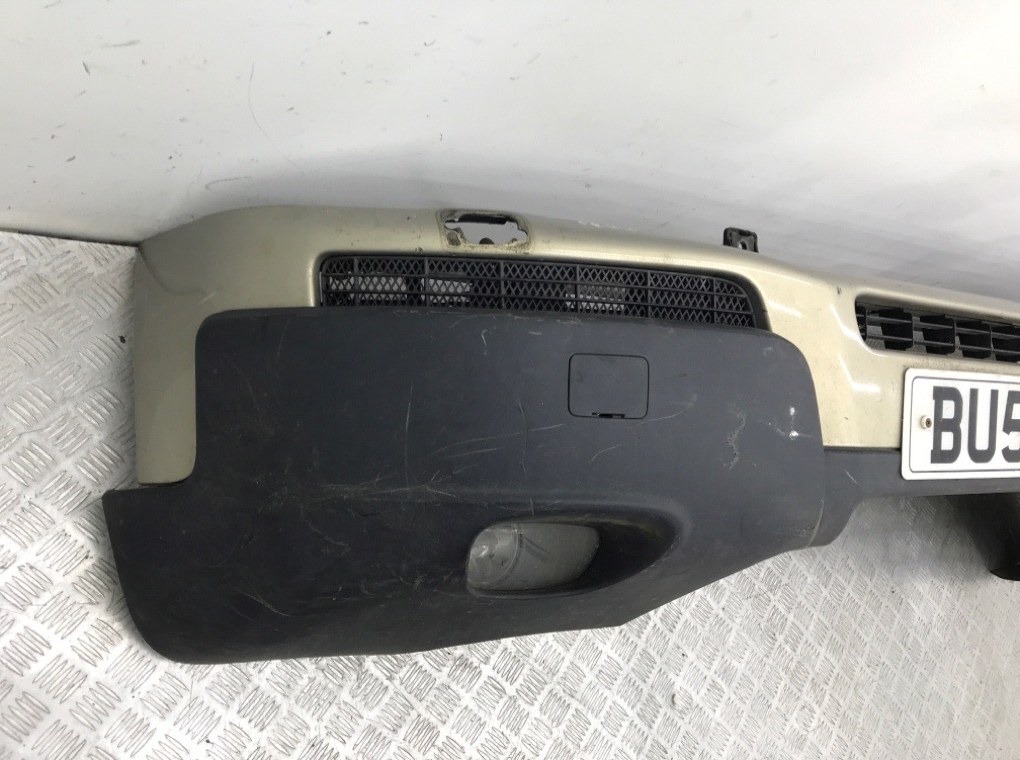 Бампер передний бу для Volvo XC90  2.4 D5,  2004 г.