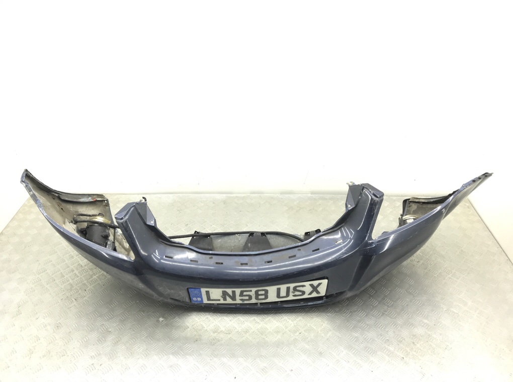 Бампер передний бу для Opel Zafira B 1.8 i,  2008 г.