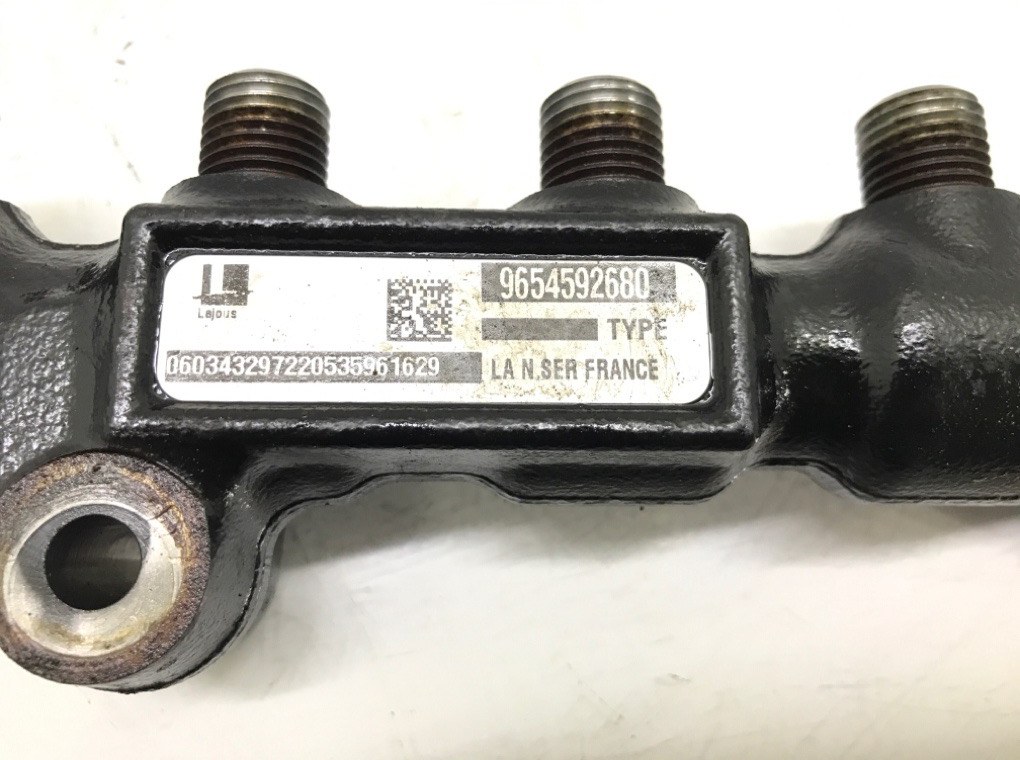 Топливная рампа бу для Peugeot 206  1.6 HDi,  2006 г.