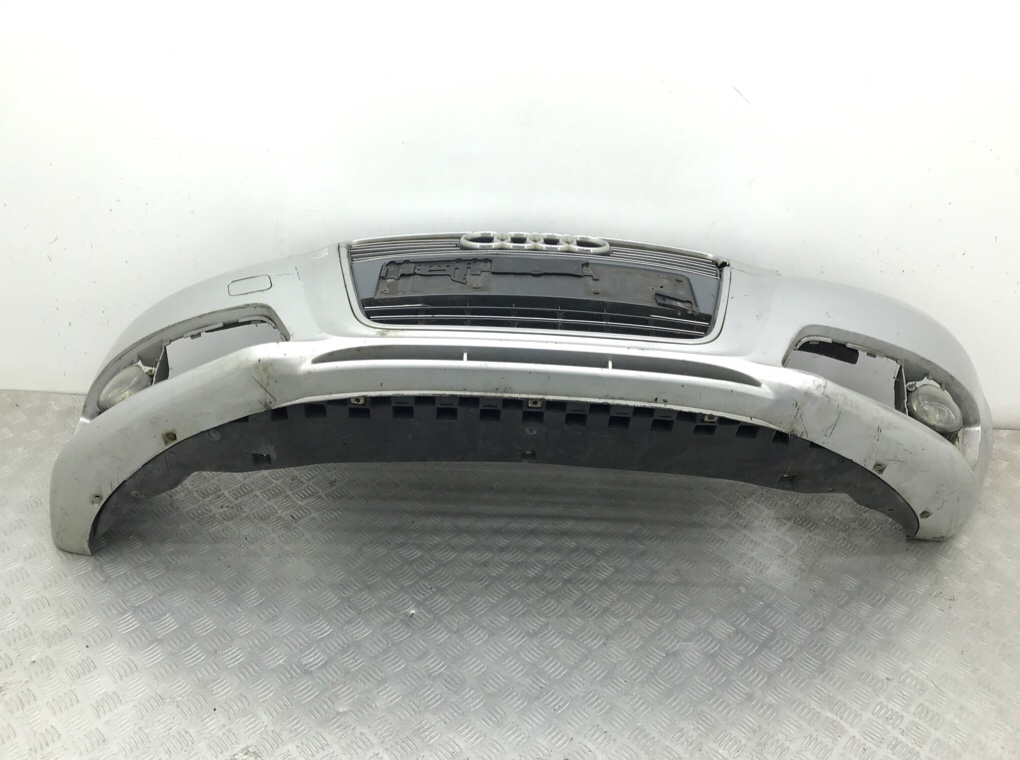 Бампер передний бу для Audi A3 8P 1.9 TDi,  2009 г.
