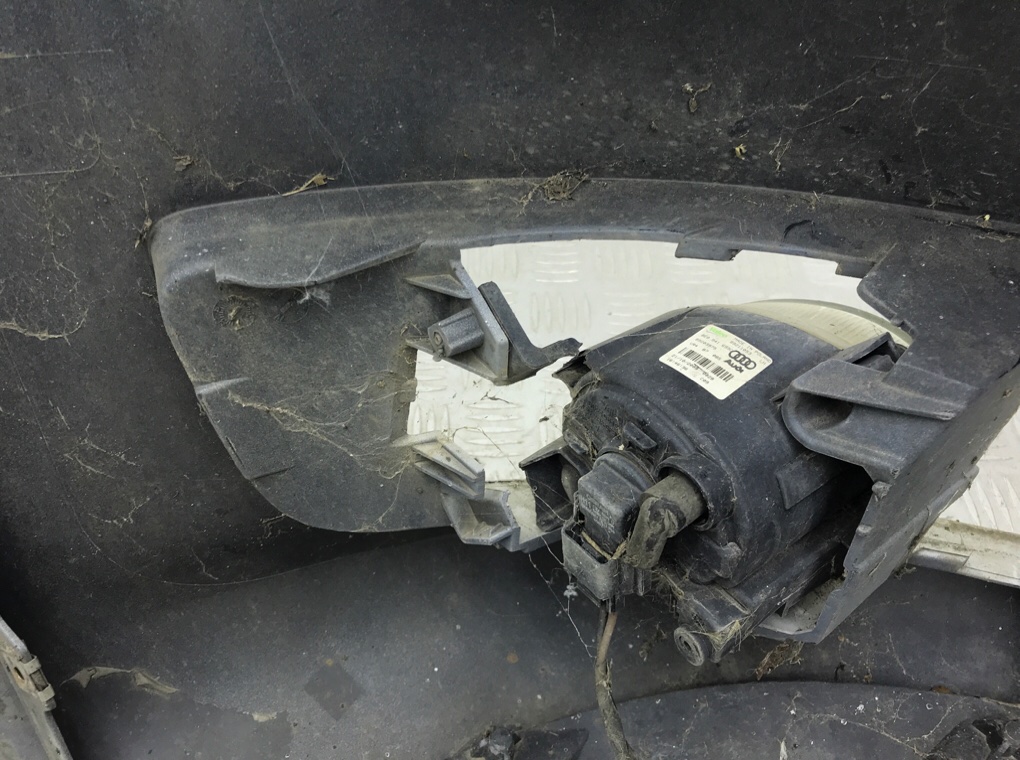 Бампер передний бу для Audi A3 8P 1.9 TDi,  2009 г.