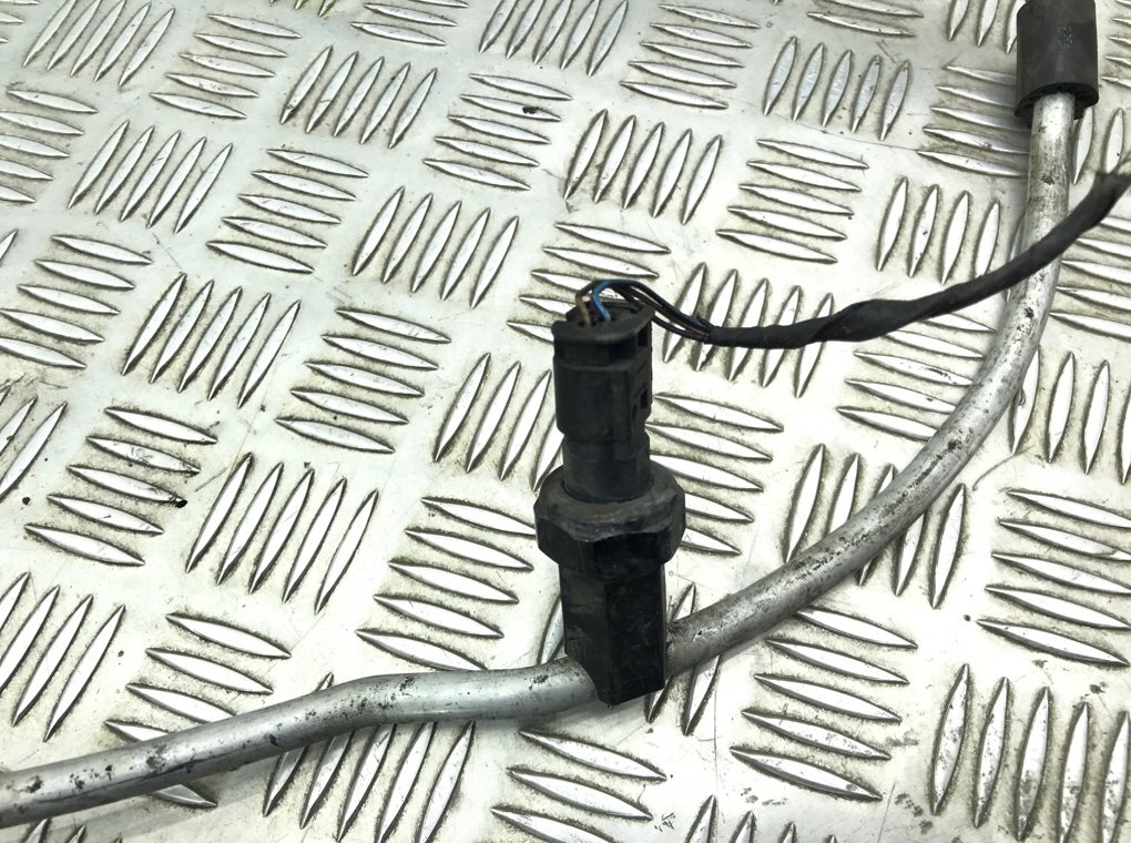 Трубка кондиционера бу для BMW 7 F01/F02 3.0 TD,  2011 г.