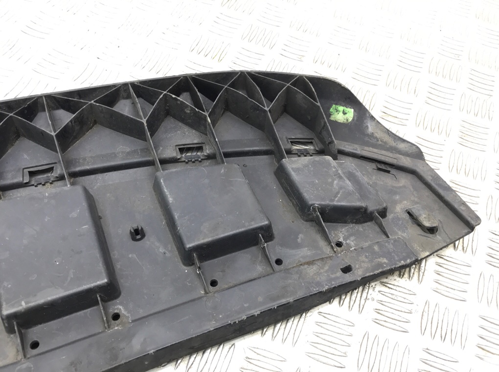 Защита бампера переднего бу для Skoda Rapid 1.2 TSI, 2014 г. Защита бампера переднего бу для Skoda Rapid 1.2 TSI, 2014 г.