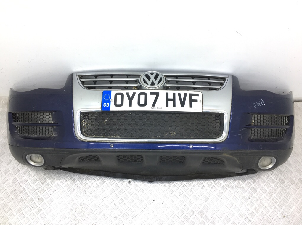 Бампер передний бу для Volkswagen Touareg 2.5 TDi, 2007 г.