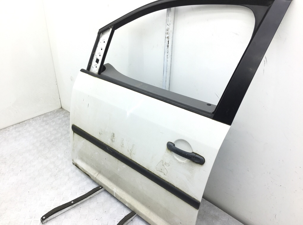 Дверь передняя левая бу для Volkswagen Caddy  1.9 TDi,  2008 г.