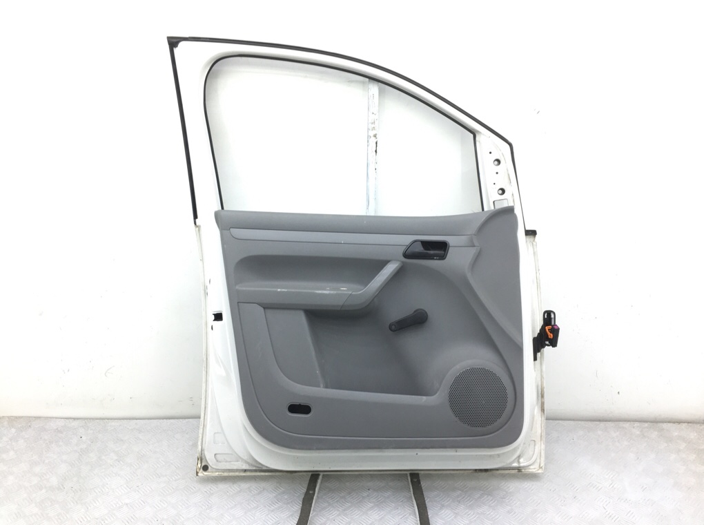 Дверь передняя левая бу для Volkswagen Caddy  1.9 TDi,  2008 г.