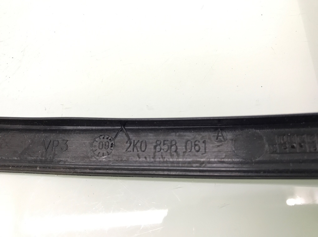 Рамка под магнитолу бу для Volkswagen Caddy  1.9 TDi,  2008 г.