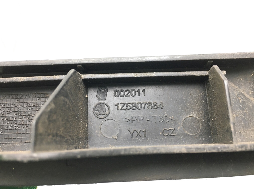 Кронштейн крепления бампера заднего бу для Skoda Octavia A5 1.4 TFSI,  2010 г.