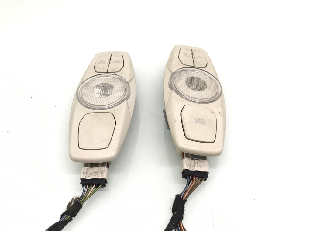 Фонарь салона (плафон) бу для Ford Focus 3 1.6 i, 2011 г. Фонарь салона (плафон) бу для Ford Focus 3 1.6 i, 2011 г.