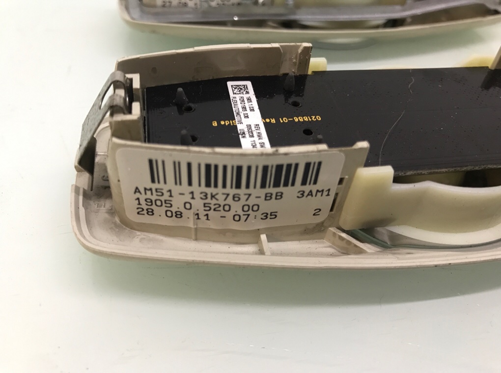 Фонарь салона (плафон) бу для Ford Focus 3 1.6 i, 2011 г. Фонарь салона (плафон) бу для Ford Focus 3 1.6 i, 2011 г.