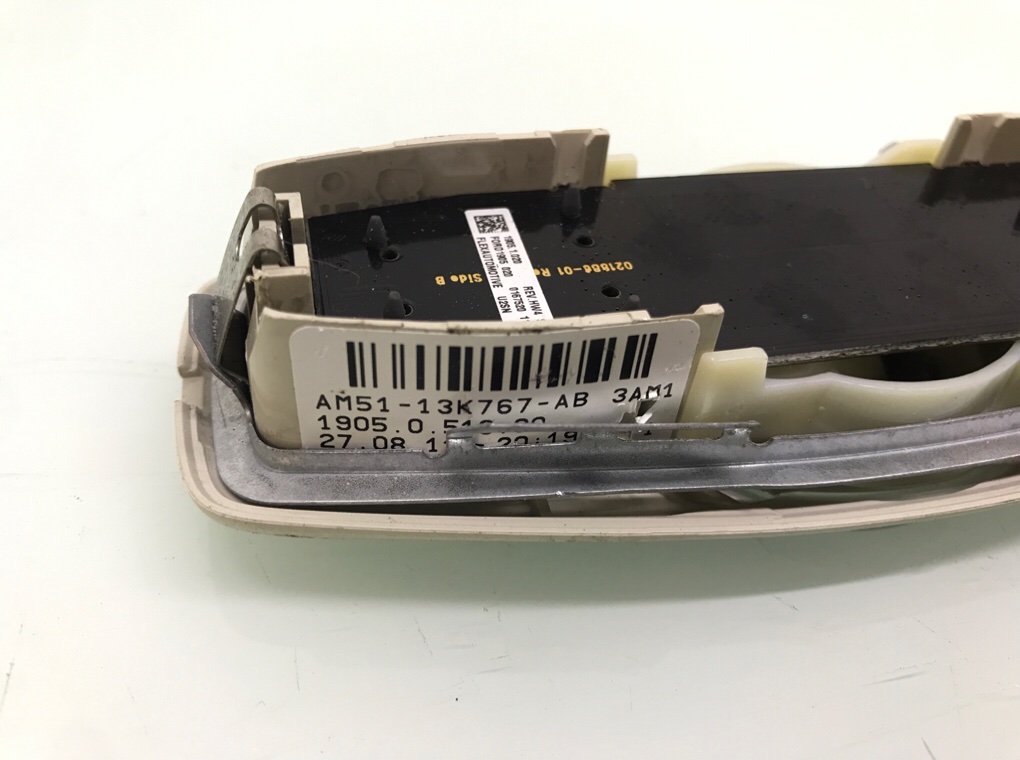 Фонарь салона (плафон) бу для Ford Focus 3 1.6 i, 2011 г. Фонарь салона (плафон) бу для Ford Focus 3 1.6 i, 2011 г.