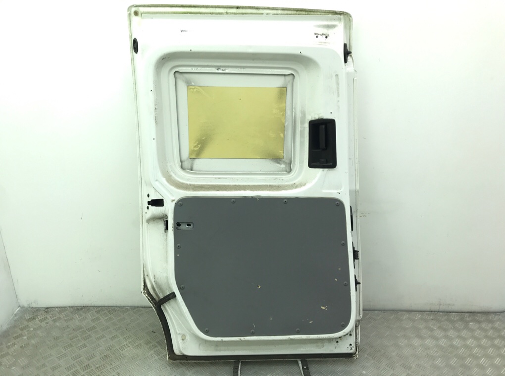 Дверь сдвижная левая бу для Volkswagen Caddy 1.9 TDi, 2008 г. Дверь сдвижная левая бу для Volkswagen Caddy 1.9 TDi, 2008 г.