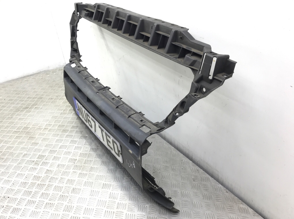 Бампер передний бу для Peugeot Boxer 2.0 HDi, 2017 г. Бампер передний бу для Peugeot Boxer 2.0 HDi, 2017 г.