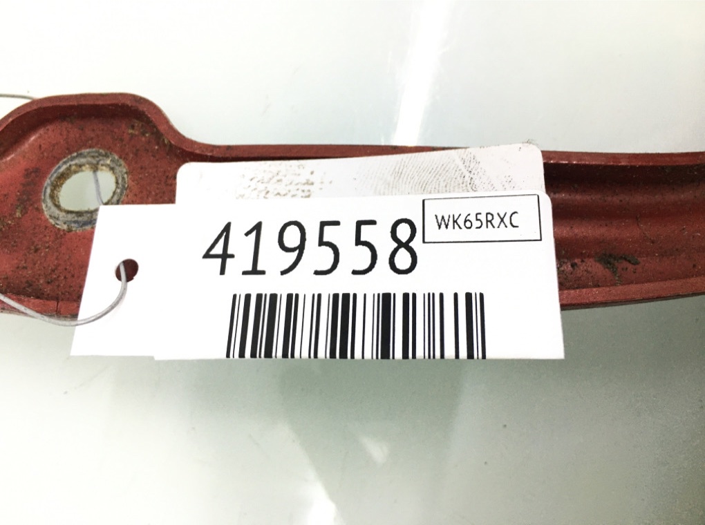 Петля капота правая бу для Skoda Octavia A7 1.6 TDi,  2015 г.