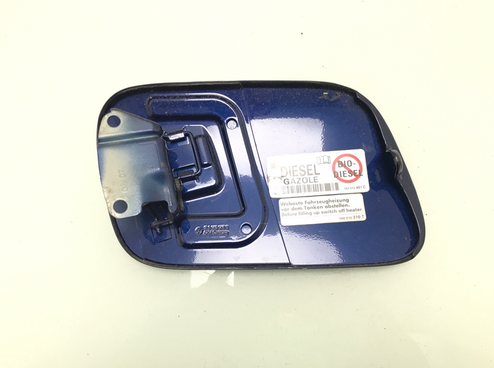 Лючок топливного бака бу для Volkswagen Touareg  2.5 TDi,  2007 г.