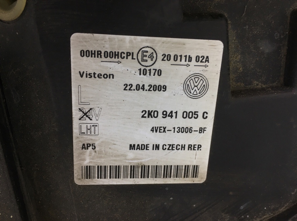 Фара левая бу для Volkswagen Caddy  2.0 SDi,  2009 г.