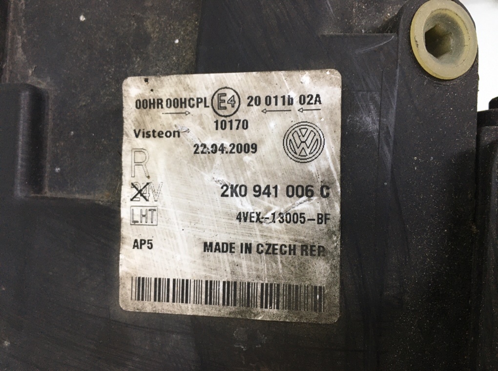 Фара правая бу для Volkswagen Caddy  2.0 SDi,  2009 г.