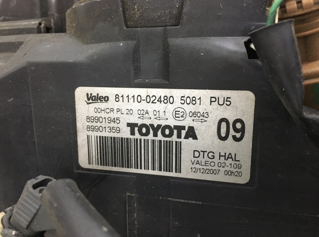 Фара правая бу для Toyota Auris 1 1.4 i,  2008 г.