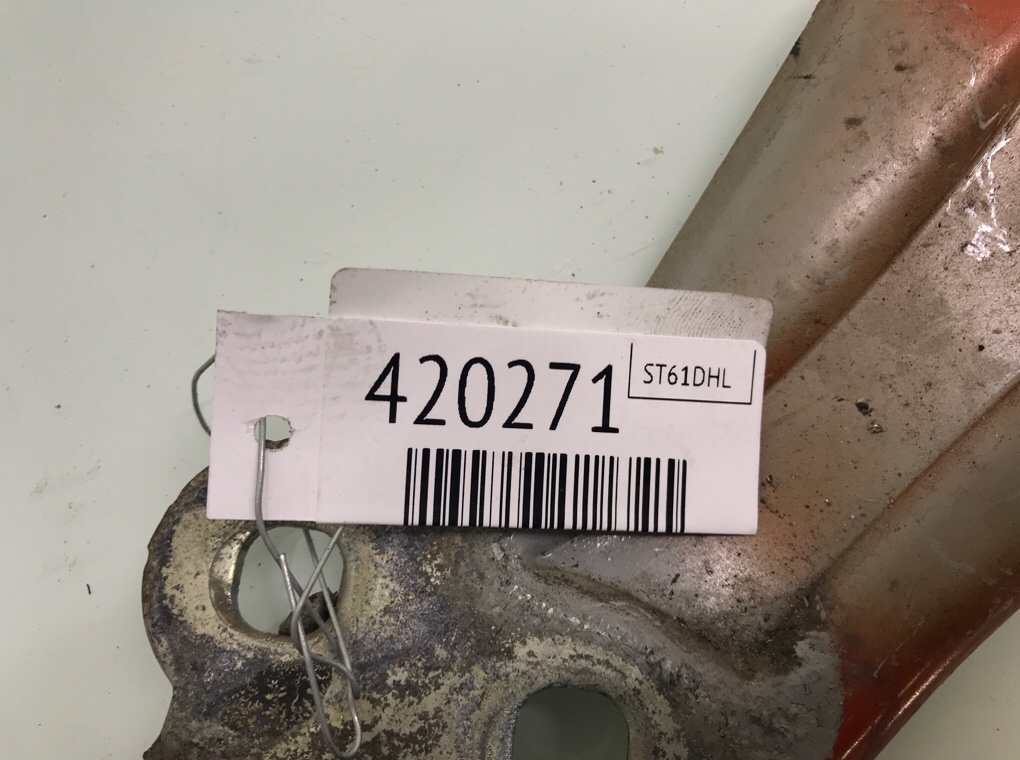 Петля капота левая бу для Ford Focus 3 1.6 i,  2011 г.