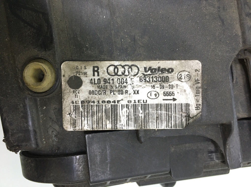 Фара правая бу для Audi Q7  3.0 TDi,  2008 г.