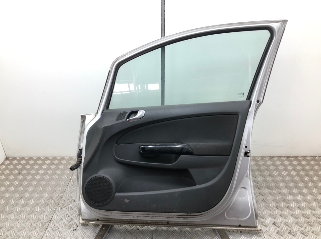 Дверь передняя правая бу для Opel Corsa D 1.2 i, 2010 г. Дверь передняя правая бу для Opel Corsa D 1.2 i, 2010 г.