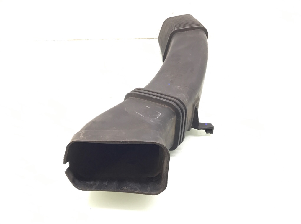 Патрубок воздушного фильтра бу для BMW 7 F01/F02 3.0 TD,  2011 г.