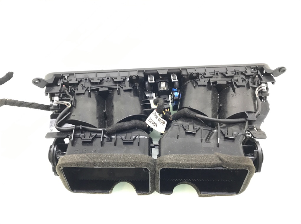 Дефлектор обдува салона бу для BMW 7 F01/F02 3.0 TD,  2011 г.