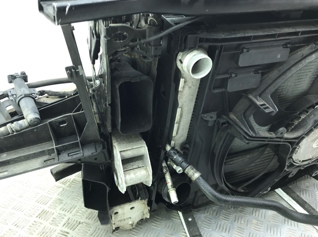 Панель передняя (телевизор) бу для BMW 7 F01/F02 3.0 TD,  2011 г.