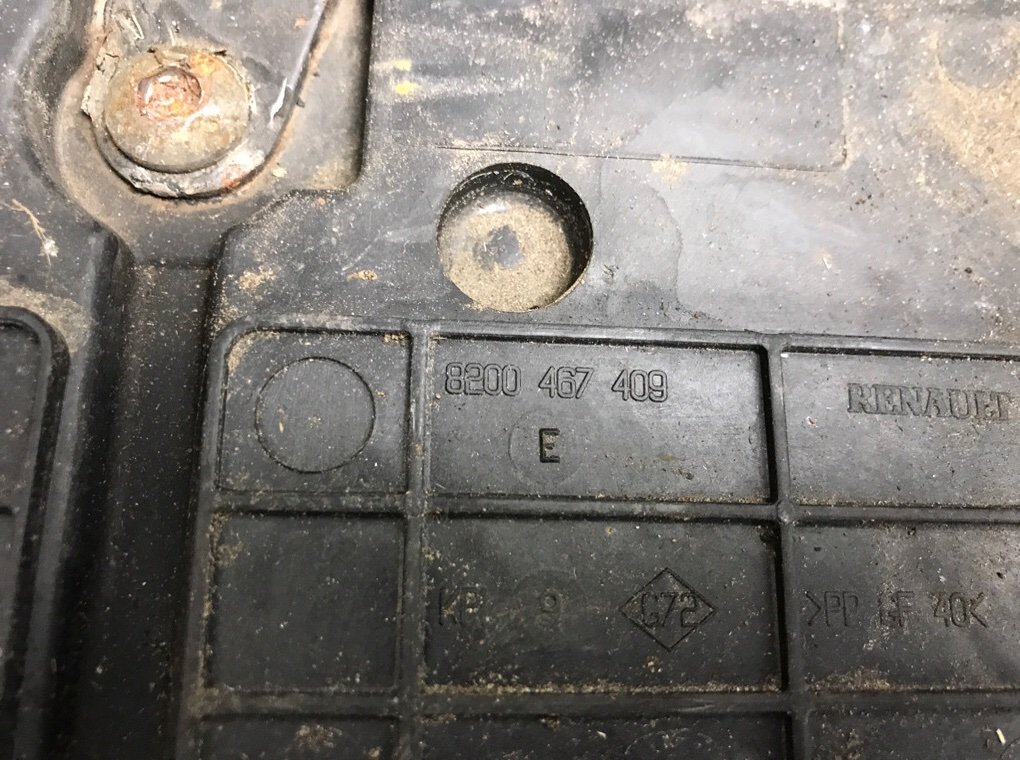 Полка аккумулятора бу для Renault Scenic 2 1.6 i, 2007 г. Полка аккумулятора бу для Renault Scenic 2 1.6 i, 2007 г.