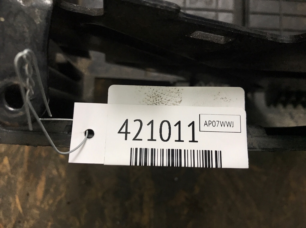 Полка аккумулятора бу для Renault Scenic 2 1.6 i, 2007 г. Полка аккумулятора бу для Renault Scenic 2 1.6 i, 2007 г.