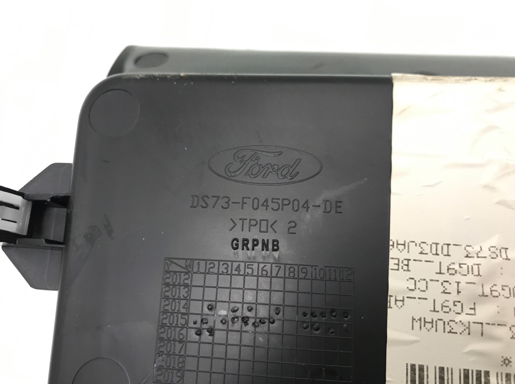 Накладка декоративная на торпедо бу для Ford Mondeo 5 1.5 i,  2016 г.