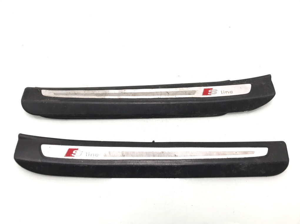 Накладка на порог бу для Audi Q7 3.0 TDi, 2008 г.