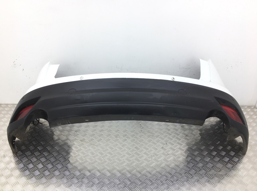 Бампер задний бу для Mazda CX-5 1 2.2 D, 2015 г. Бампер задний бу для Mazda CX-5 1 2.2 D, 2015 г.