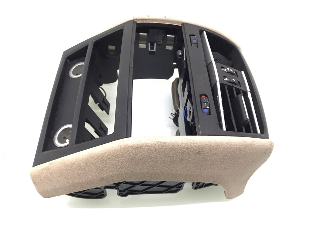 Дефлектор обдува салона бу для BMW 7 F01/F02 3.0 TD,  2011 г.