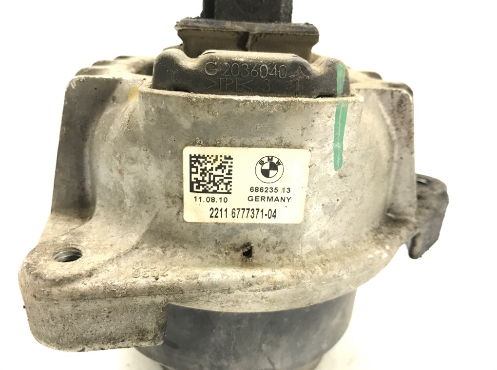 Подушка крепления двигателя бу для BMW 7 F01/F02 3.0 TD,  2011 г.