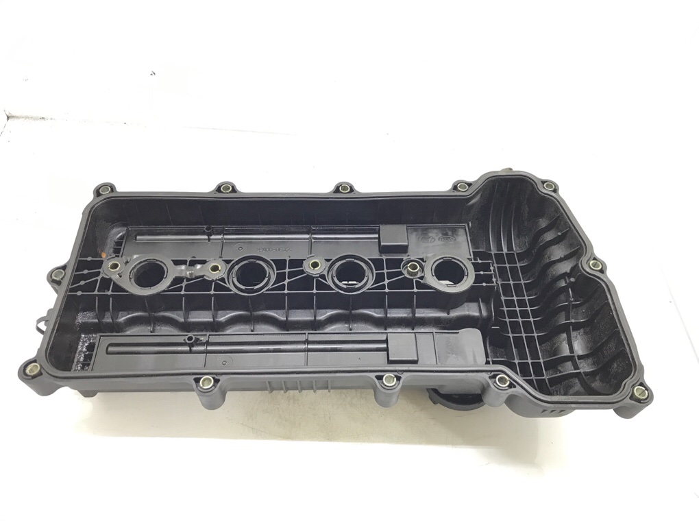 Клапанная крышка бу для Kia Venga  1.4 i,  2010 г.