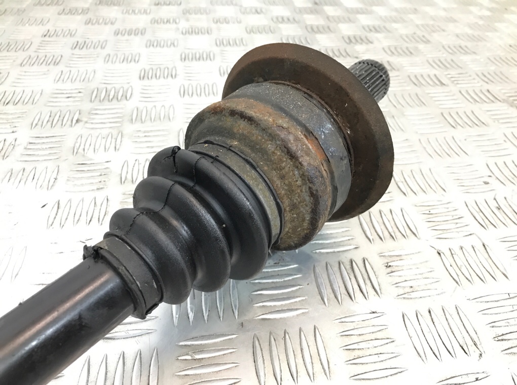 Полуось задняя (приводной вал, ШРУС) бу для BMW 7 F01/F02 3.0 TD,  2011 г.