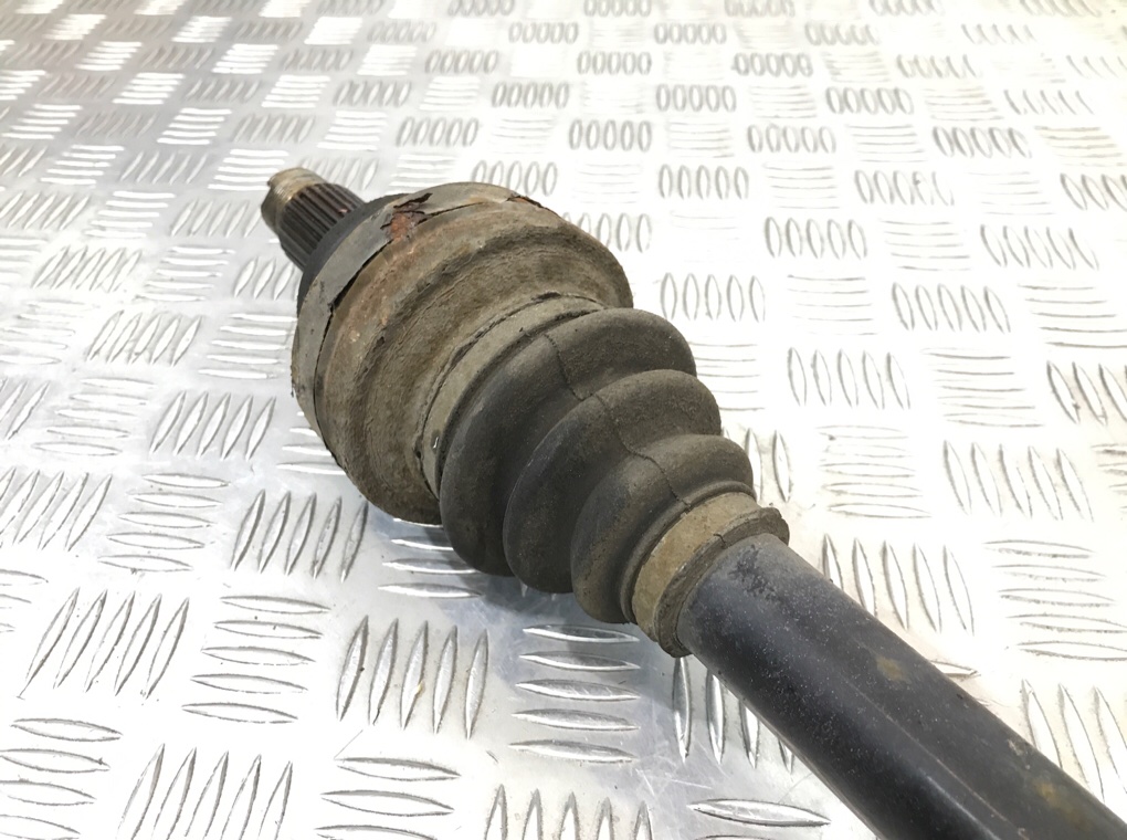 Полуось задняя (приводной вал, ШРУС) бу для BMW 7 F01/F02 3.0 TD,  2011 г.