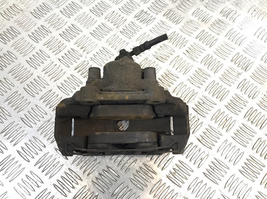 Суппорт передний правый бу для Skoda Rapid 1.2 TSI, 2014 г.