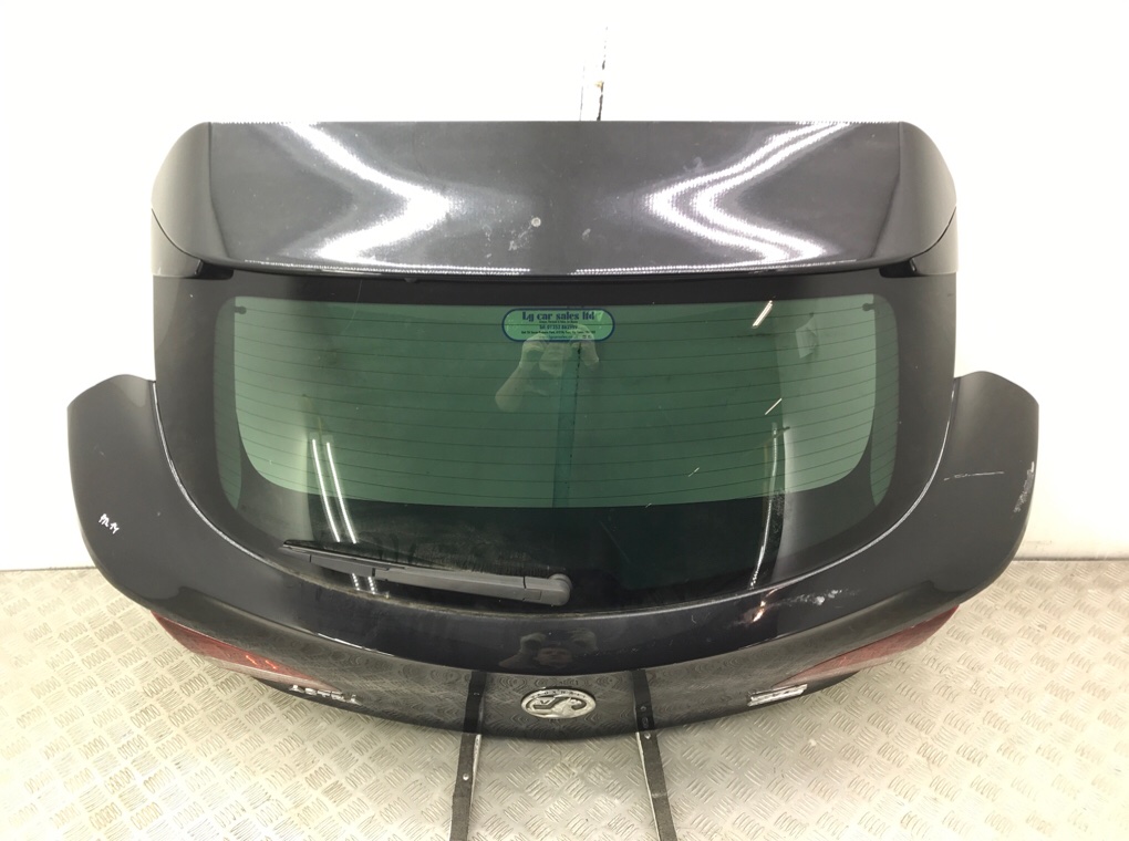 Крышка багажника бу для Opel Astra J 1.6 Ti, 2012 г. Крышка багажника бу для Opel Astra J 1.6 Ti, 2012 г.